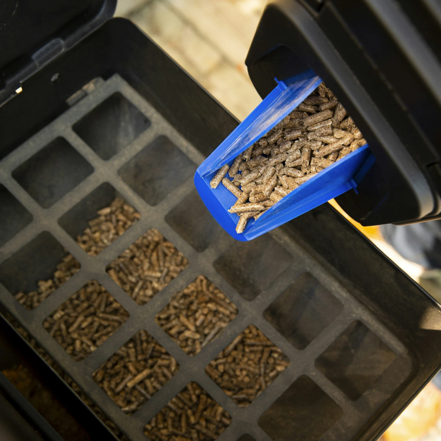 Broil King Pellet-Behälter 7 Broil King Pellet-Behälter – Bild 5