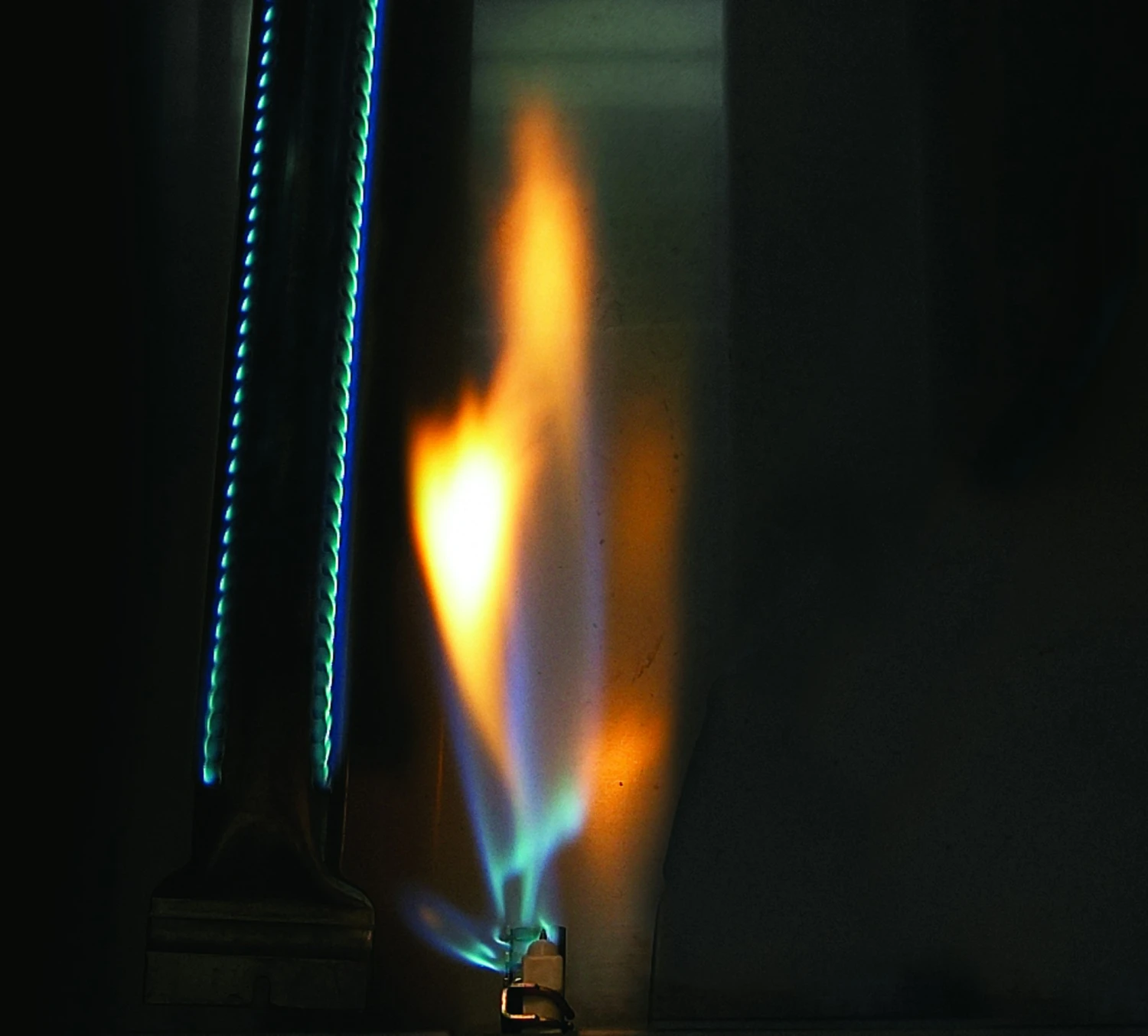 NAPOLEON LE3 485 Gasgrill Edelstahl (Schwarz) 11 NAPOLEON LE3 485 Gasgrill Edelstahl (Schwarz) – Bild 9