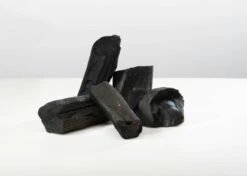 Big Green Egg Bio-Holzkohle, Holzkohle Vom Apfelbaum Und Kräuterbaum -Barbecue Grill Geschäft bge wildfire charcoal herbtree 04