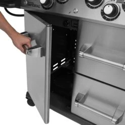 Broil King Imperial S 590 IR Inkl. Abdeckhaube, Gussplatte & Wokeinsatz -Barbecue Grill Geschäft broil king 998982 IMPERIAL S590IR CABINET DOOR 01