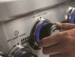 Broil King Regal 490 Inkl. Abdeckhaube, Gussplatte & Wokeinsatz -Barbecue Grill Geschäft broilking REGAL 490 SCHWARZ FEATURE 05