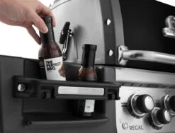 Broil King Regal 490 Inkl. Abdeckhaube, Gussplatte & Wokeinsatz -Barbecue Grill Geschäft broilking REGAL 490 SCHWARZ FEATURE 08