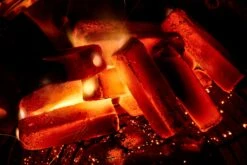 McBrikett KOKOKO LONG 10kg 19 McBrikett KOKOKO LONG 10kg -Barbecue Grill Geschäft mcbrikett kokoko long mood 02